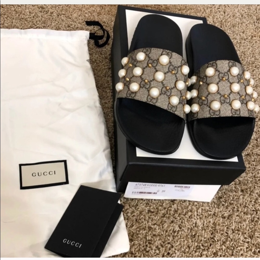 ISO Gucci pearl slides size 7
